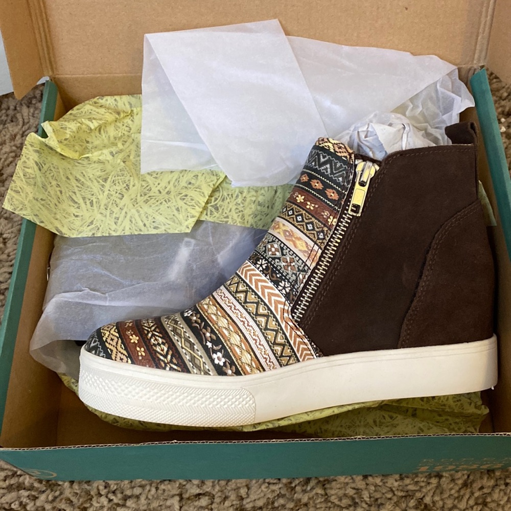 Roper Wedge shoes